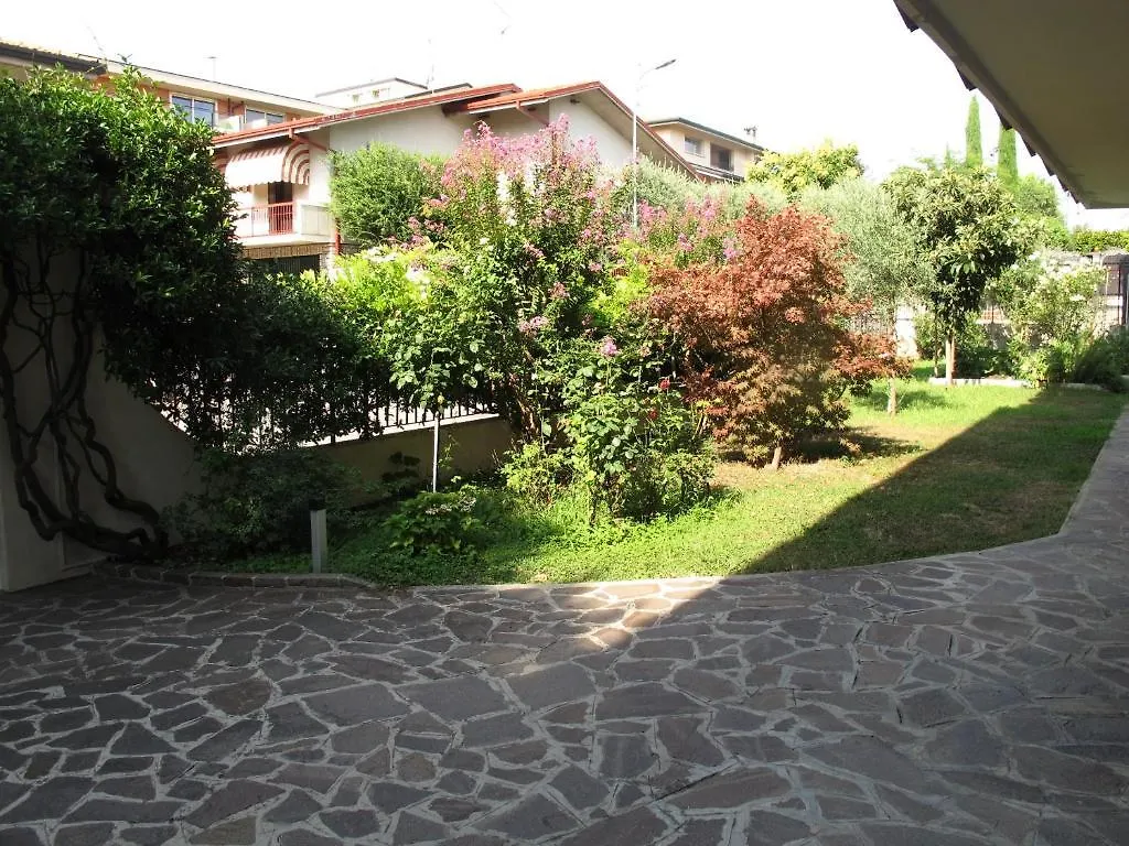B&B Villa Filotea & Apartment Desenzano del Garda Nocleg ze śniadaniem